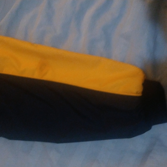 NFL/Reebok Pullover Steelers Jacket  Medium Black & Gold. A little Distressed - Picture 10 of 12